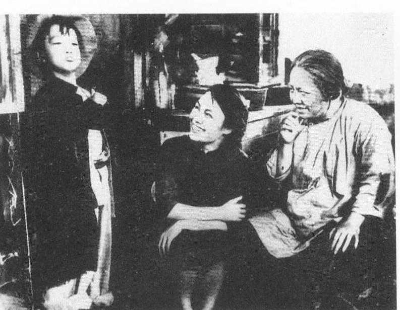 《一江春水向东流》剧照第16张图片