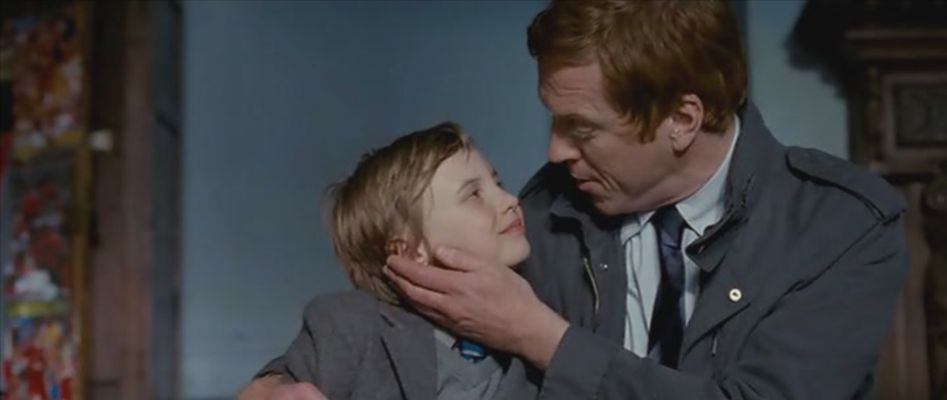 《永不独行》海报