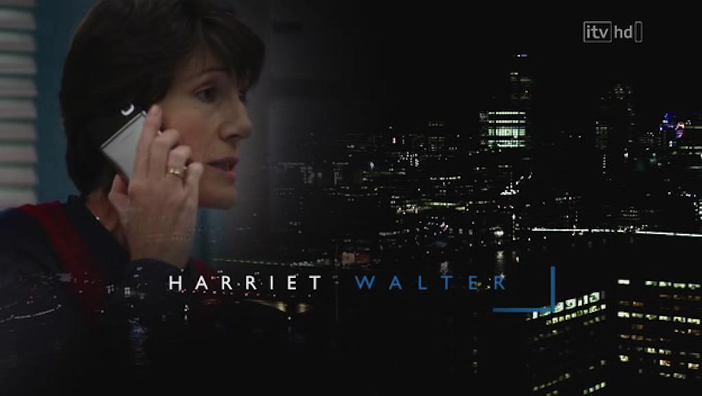 《法律与秩序(英版)第一季》剧照第5张图片