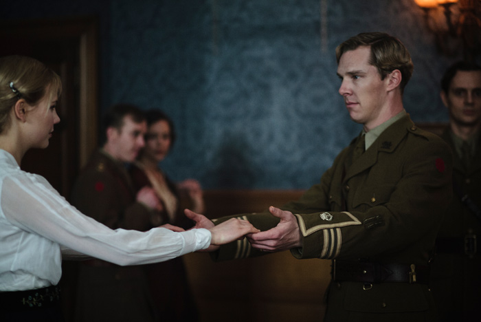 《队列之末》海报第35张图片