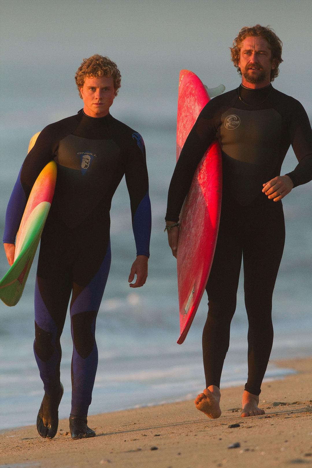 《冲浪英豪》海报