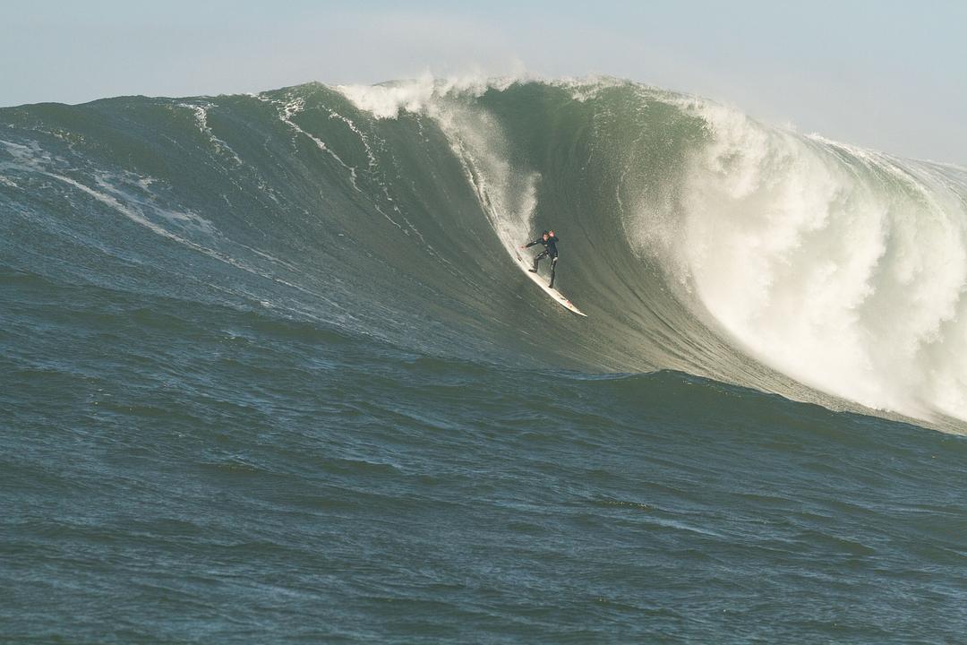《冲浪英豪》海报