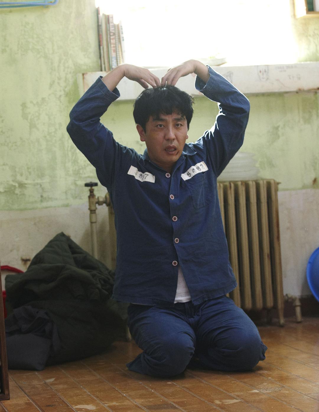 《7号房的礼物》剧照第17张图片