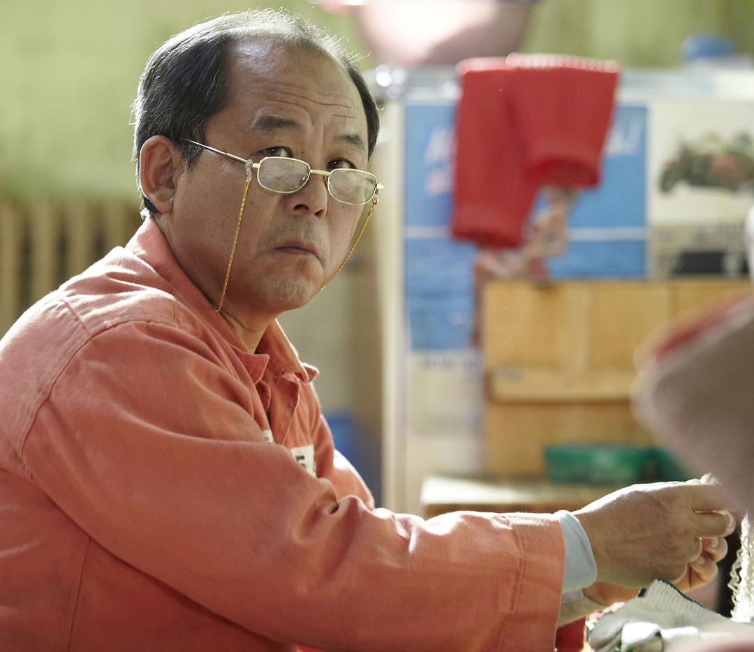 《7号房的礼物》剧照第24张图片