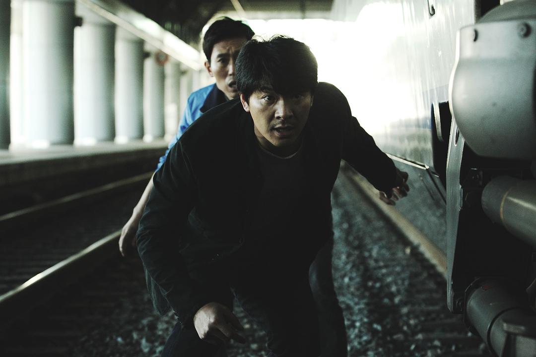 《蒙太奇》海报