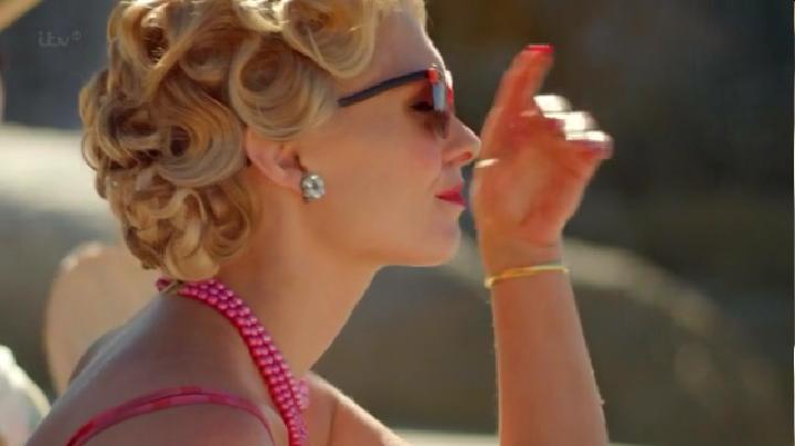 幸运的造型都很夸张，...