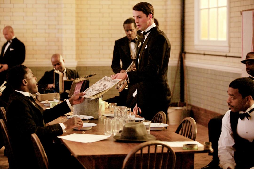 《边缘之舞》海报第11张图片