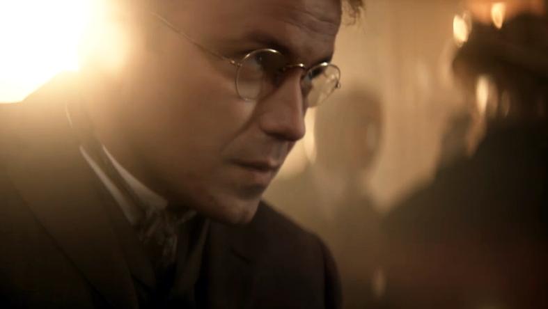 《恋爱中的女人》剧照第23张图片