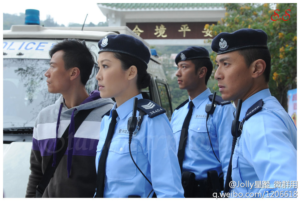 《女警爱作战》剧照第13张图片