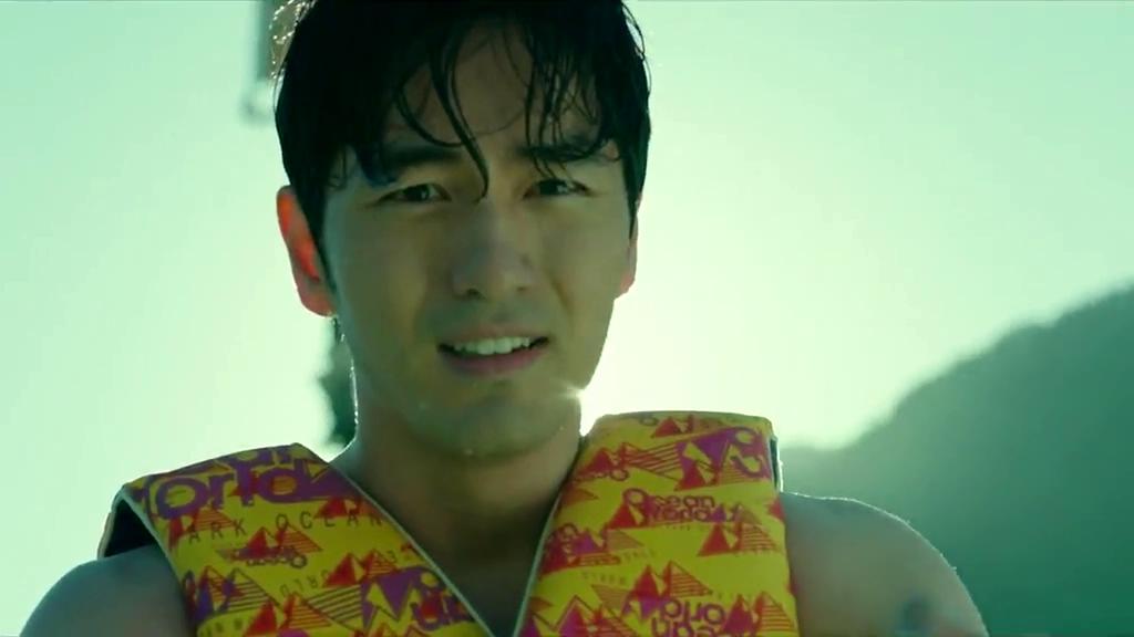 《奇怪的她》海报第52张图片