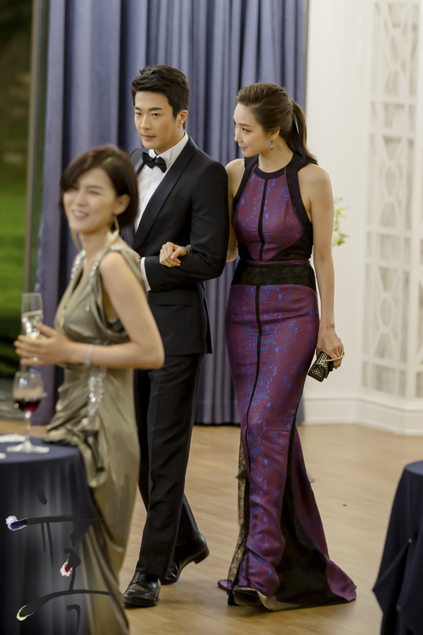 《诱惑》海报第37张图片