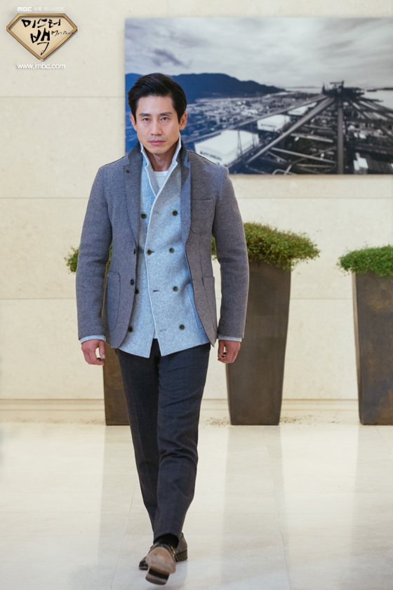 《Mr.Back》海报第18张图片