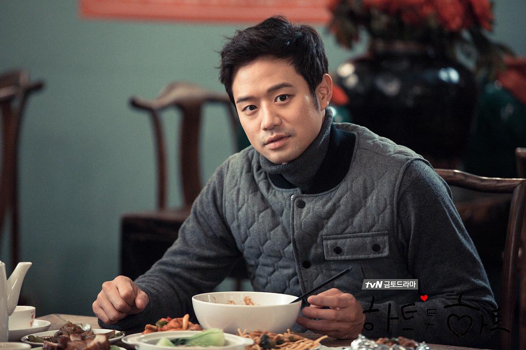 《心连心》剧照第14张图片