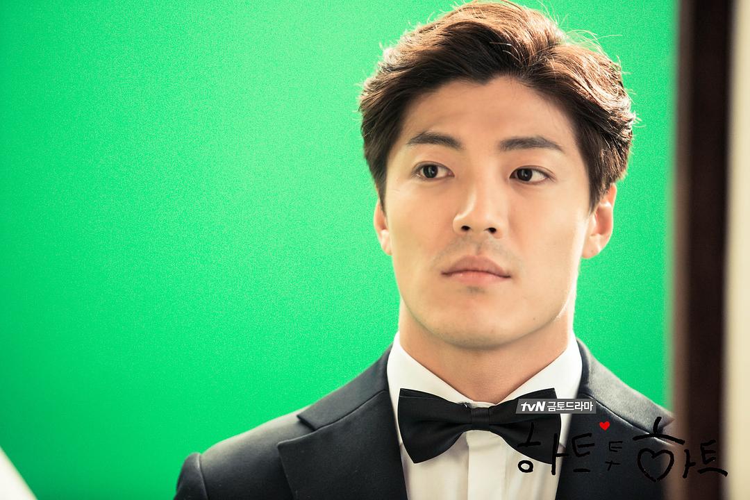 《心连心》剧照第41张图片