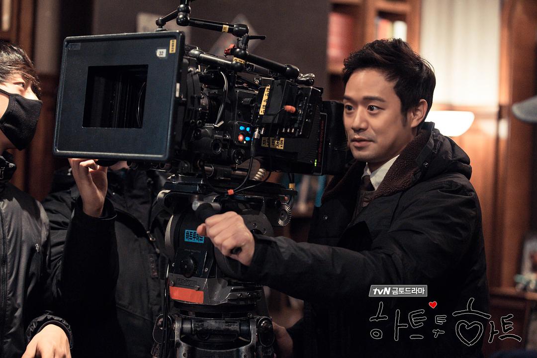 《心连心》剧照第39张图片