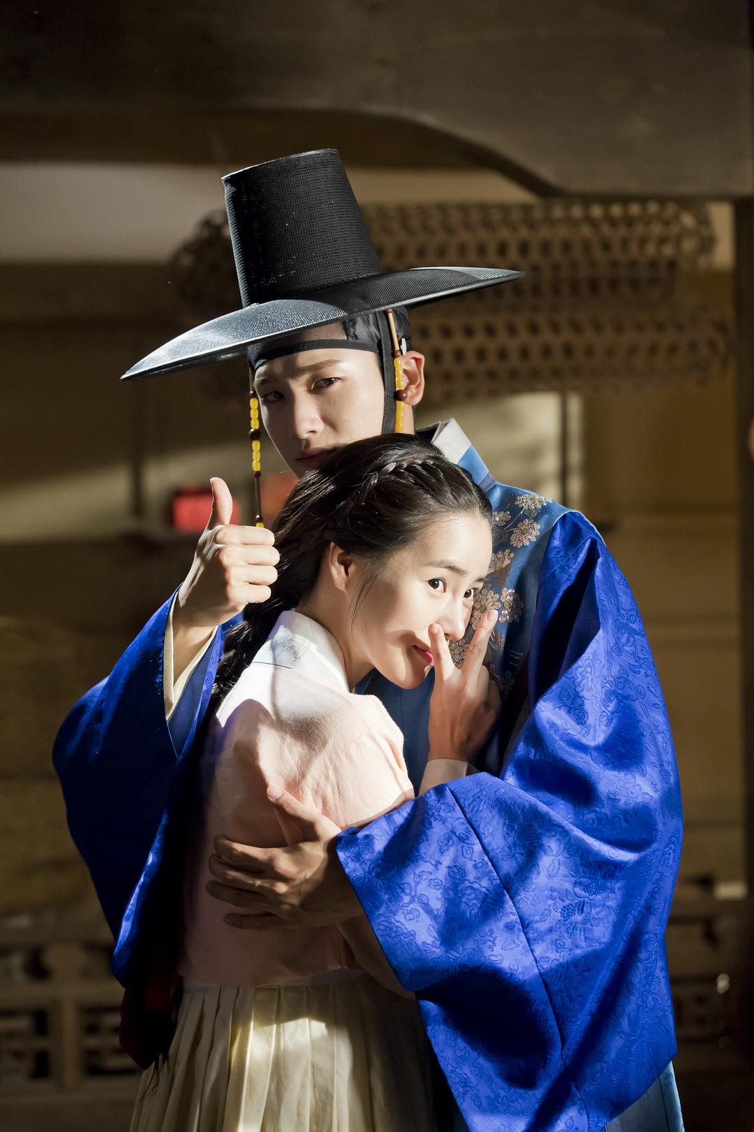 《上流社会》海报第43张图片