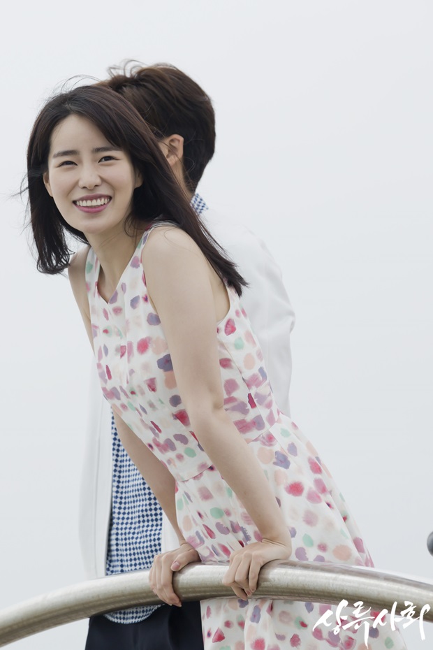 《上流社会》海报第40张图片