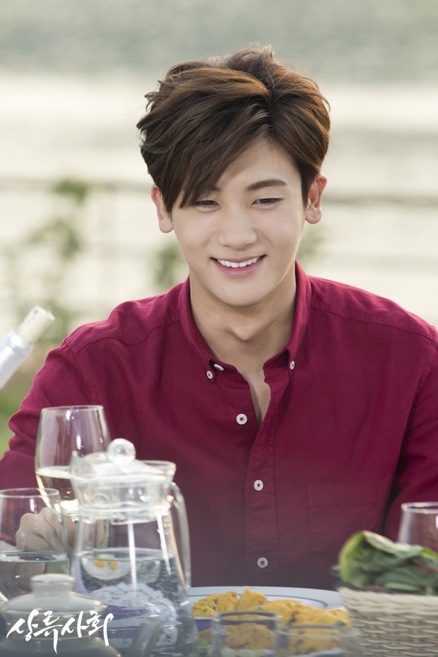 《上流社会》海报第32张图片