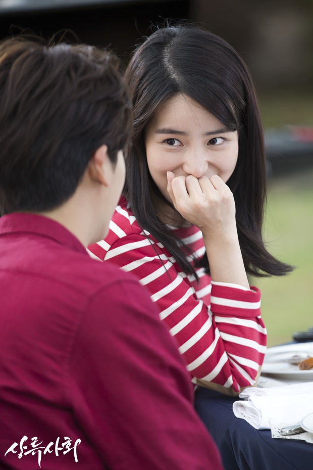 《上流社会》海报第31张图片