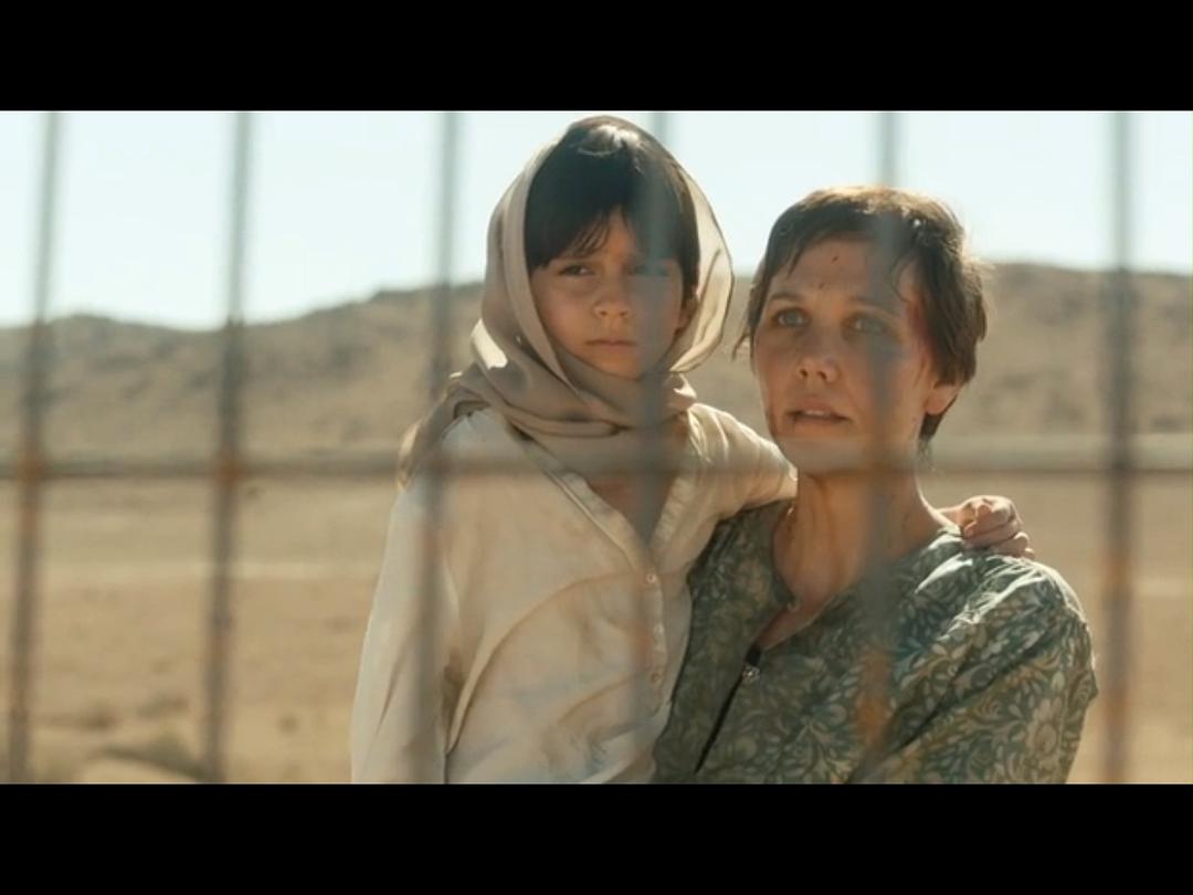 小朋友的手穿帮了