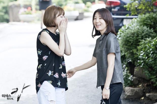 《警察夫人》剧照第44张图片