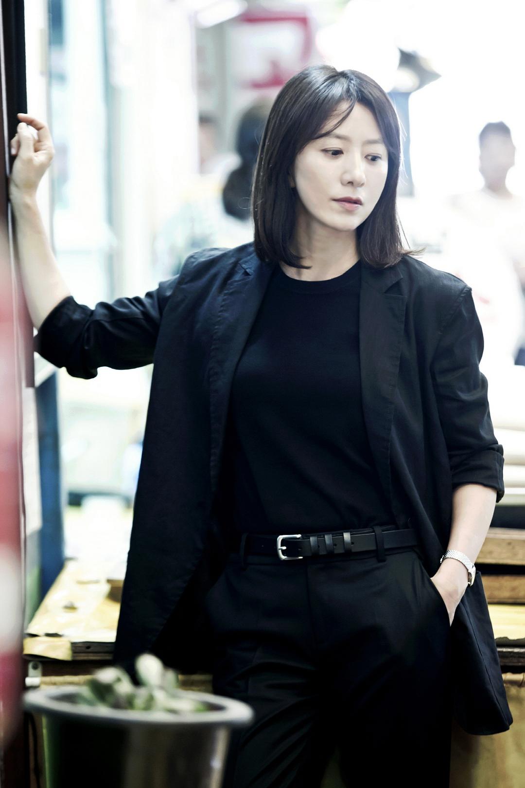 《警察夫人》剧照