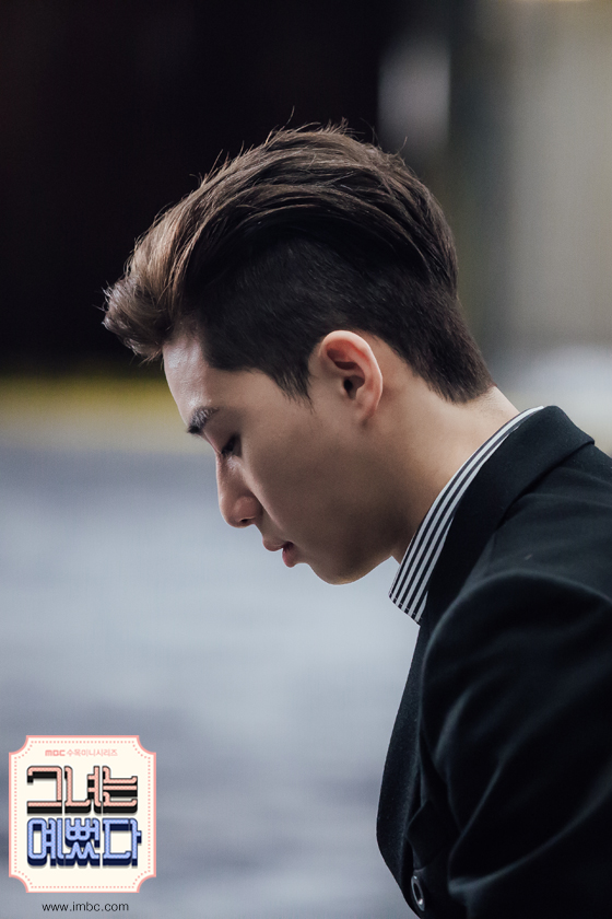 《她很漂亮》剧照第33张图片