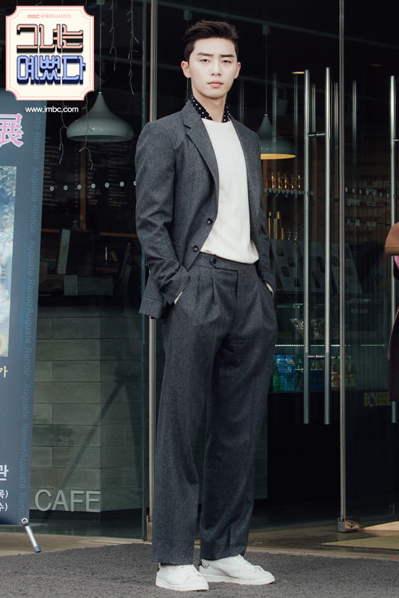 《她很漂亮》剧照第23张图片