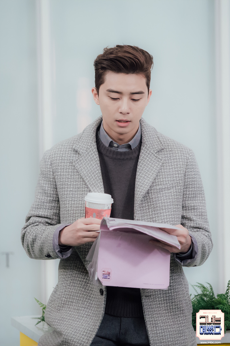 《她很漂亮》剧照第43张图片