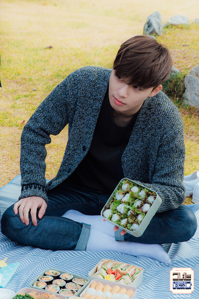 《她很漂亮》剧照第14张图片