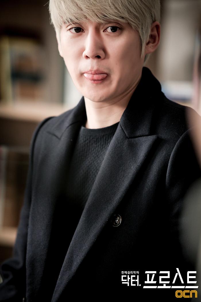 《弗罗斯特医生》海报第28张图片