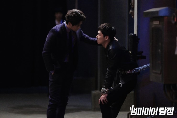 《吸血鬼侦探》剧照第25张图片