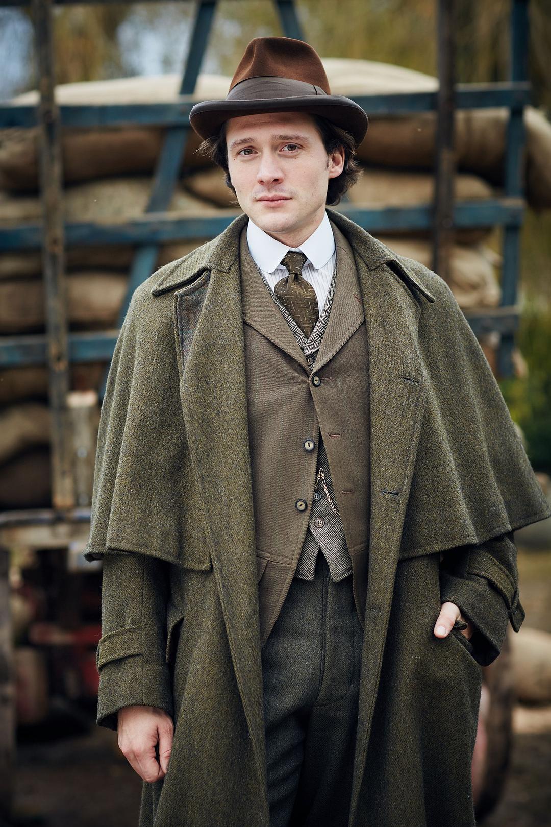 《生者与死者》剧照第46张图片