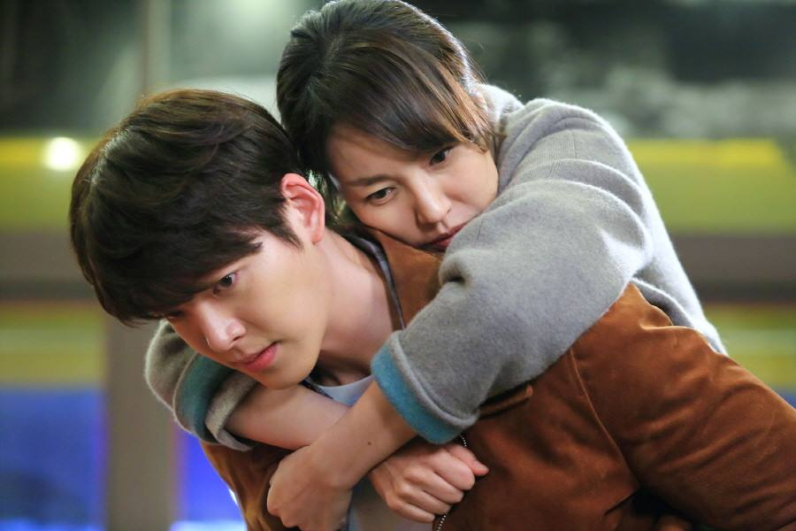 《任意依恋》剧照第28张图片