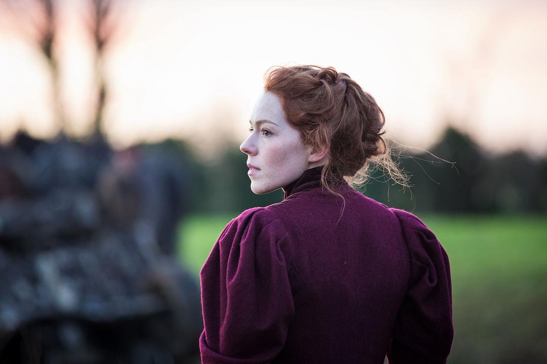 《生者与死者》剧照第24张图片