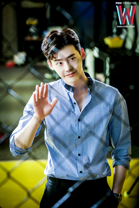 《W-两个世界》剧照第25张图片