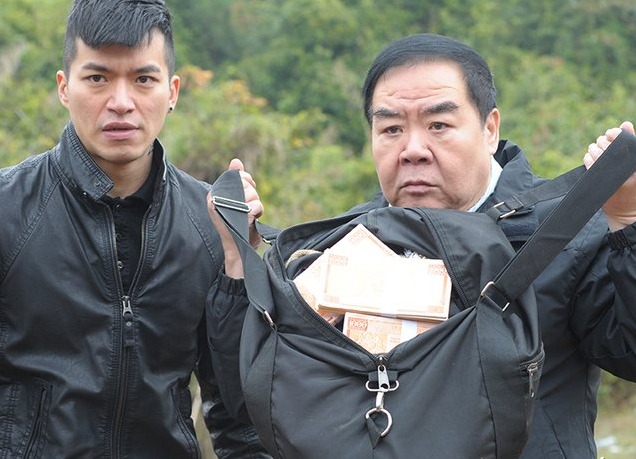 《火线下的江湖大佬》剧照第13张图片