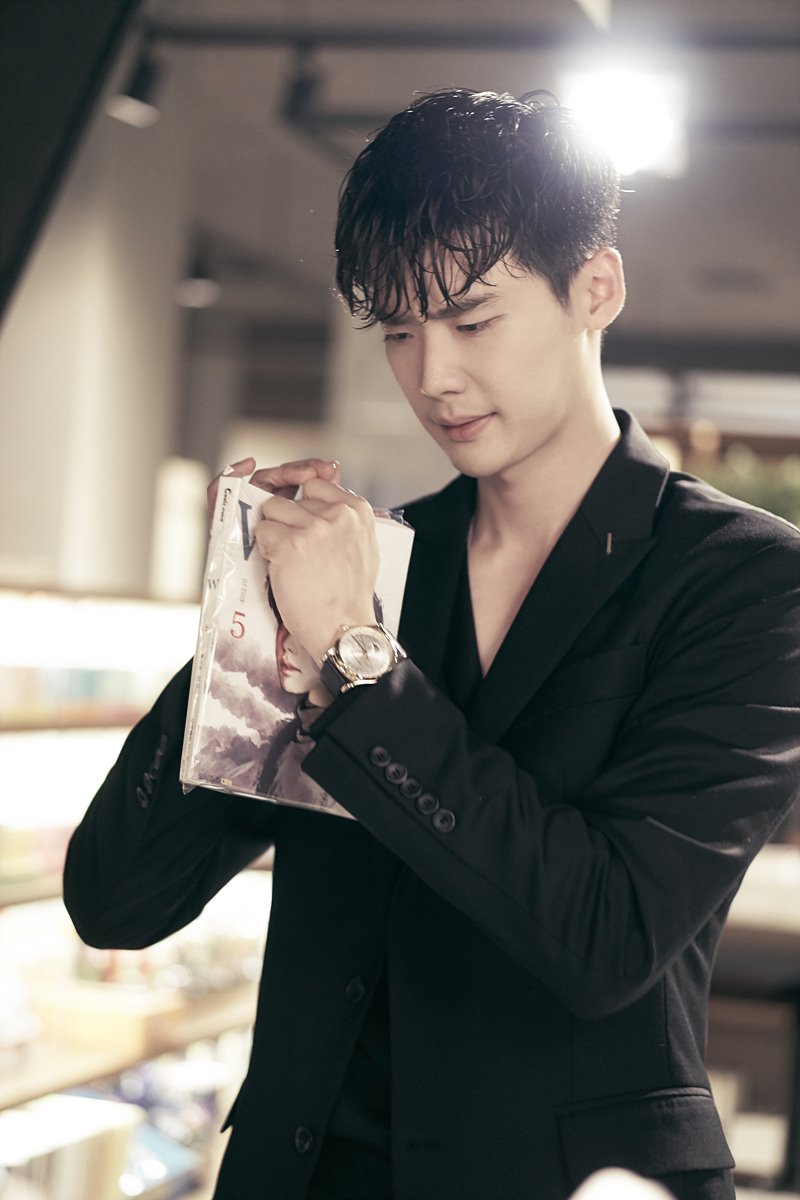 《W-两个世界》剧照第55张图片