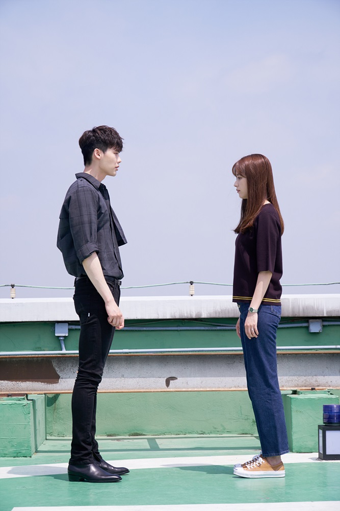 《W-两个世界》剧照第15张图片