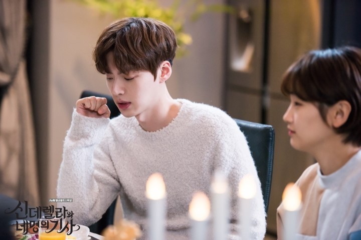 《灰姑娘与四骑士》海报第57张图片