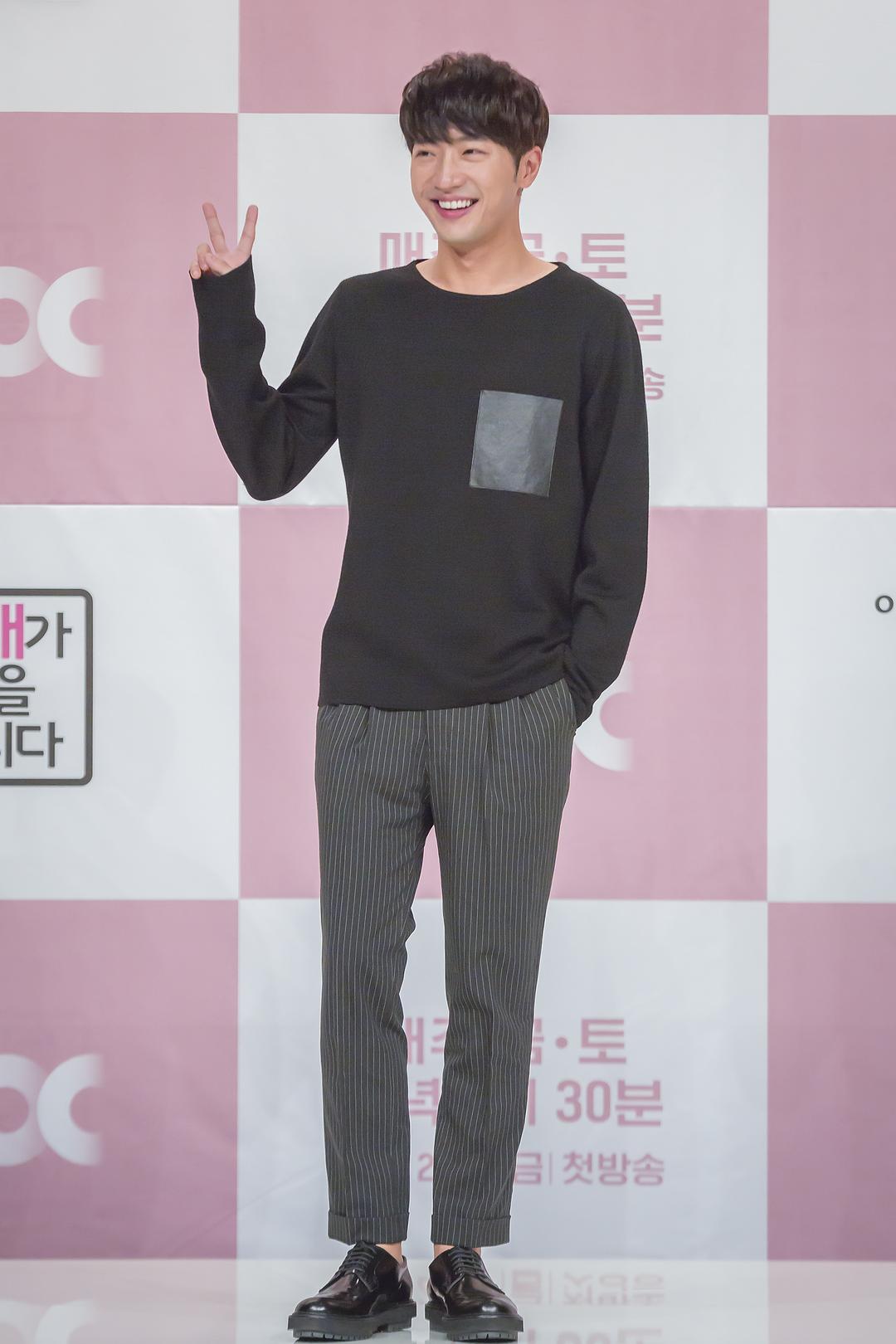 《这周，妻子要劈腿了》剧照第31张图片