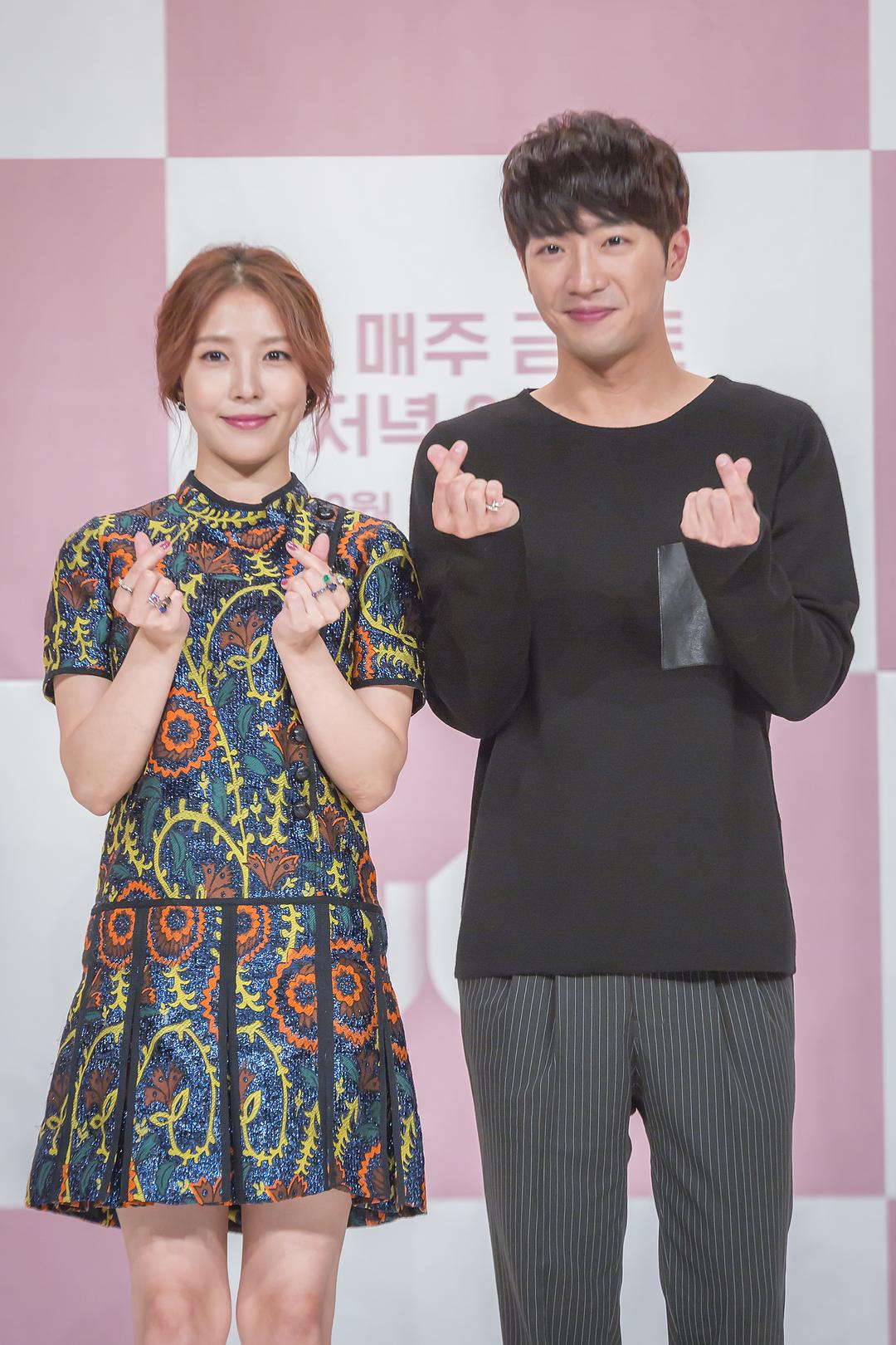 《这周，妻子要劈腿了》剧照第35张图片