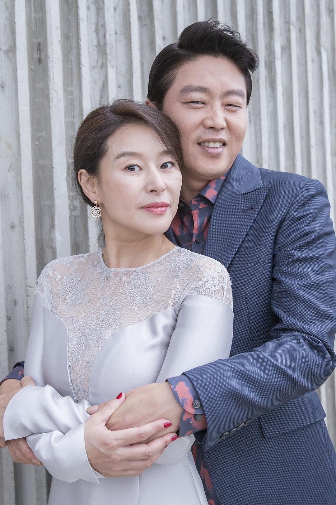 《这周，妻子要劈腿了》剧照第26张图片