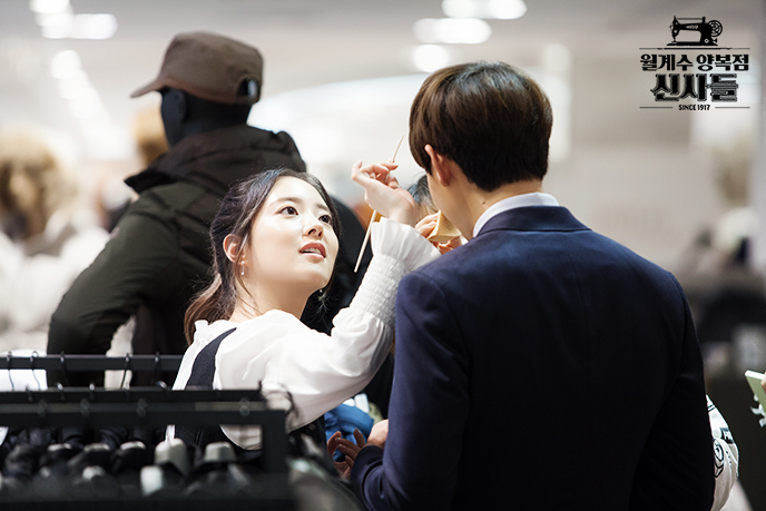 《月桂树西装店的绅士们》剧照第18张图片