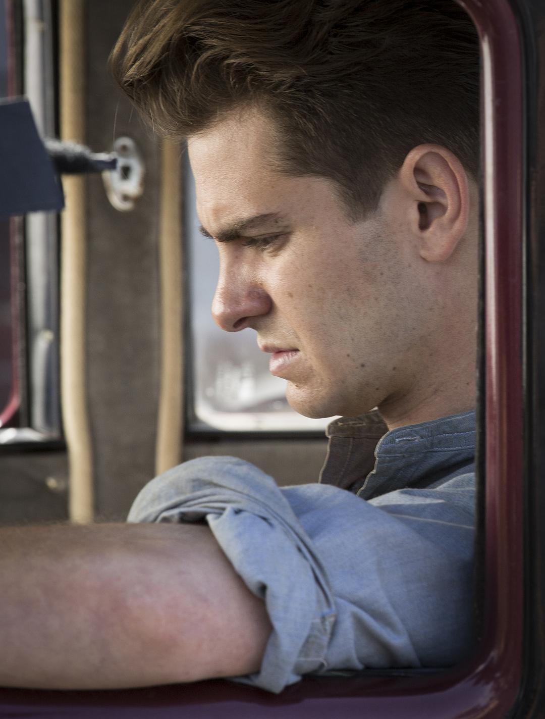 《血战钢锯岭》海报第48张图片