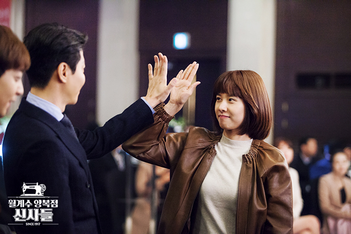 《月桂树西装店的绅士们》剧照第49张图片