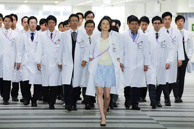 《X医生：外科医生大门未知子第4季》剧照