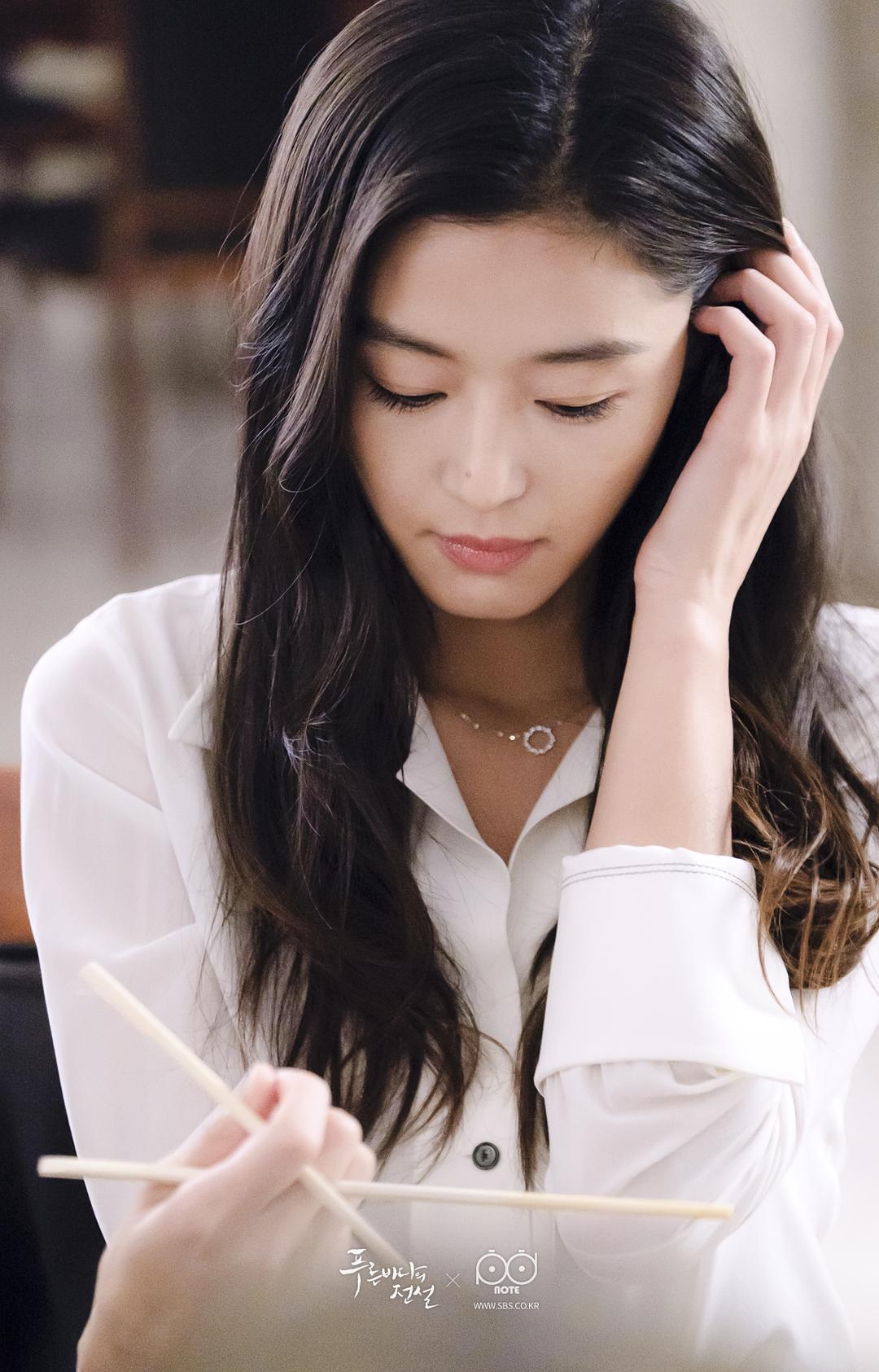 《蓝色大海的传说》剧照