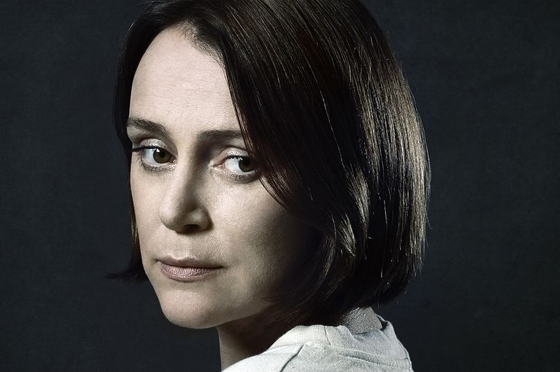 凯莉·霍威饰演Gem...