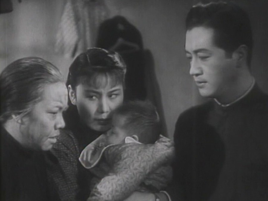 《一江春水向东流》剧照第39张图片